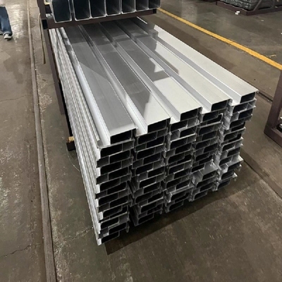 La Chine 6061 6063 profils en aluminium d'extrusion avec la préparation de surface de anodisation fournisseur