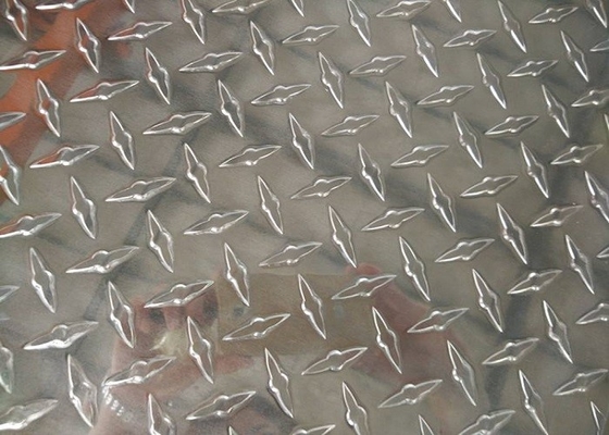 La Chine Plat en aluminium de diamant de finition lumineuse/3003 largeurs de plat d'aluminium adaptées aux besoins du client fournisseur