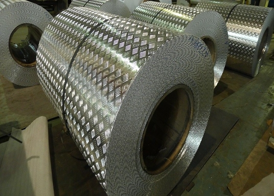 La Chine Feuille en aluminium de l'aluminium 6061 des bandes de roulement d'escalier de plat de diamant d'anti dérapage 1.0mm pour des ascenseurs fournisseur
