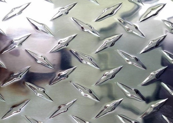 La Chine La feuille en aluminium augmentée de diamant/5 barrent le plat en aluminium de plat de bande de roulement pour parqueter fournisseur