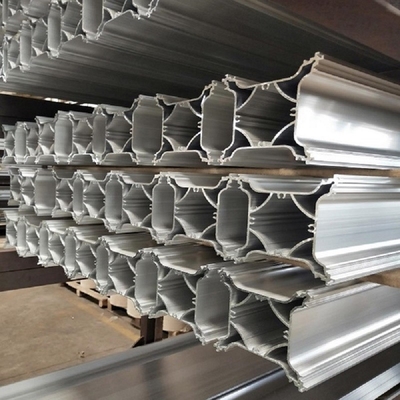 La Chine Profils en aluminium de haute résistance adaptés aux besoins du client d'extrusion avec la bonne résistance thermique fournisseur