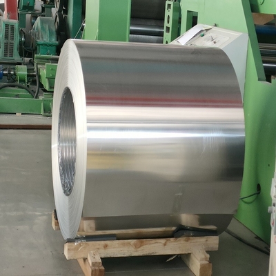 La Chine 1050 1100 3003 bobine en aluminium enduite de couleur de catégorie de 1060 alliages ont adapté la largeur aux besoins du client 400-1500mm fournisseur