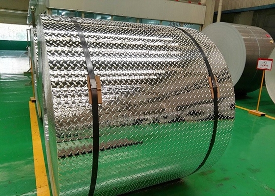 La Chine Preuve de glissement en aluminium anticorrosion de plat de diamant pour le plat de bande de roulement d'escalier fournisseur
